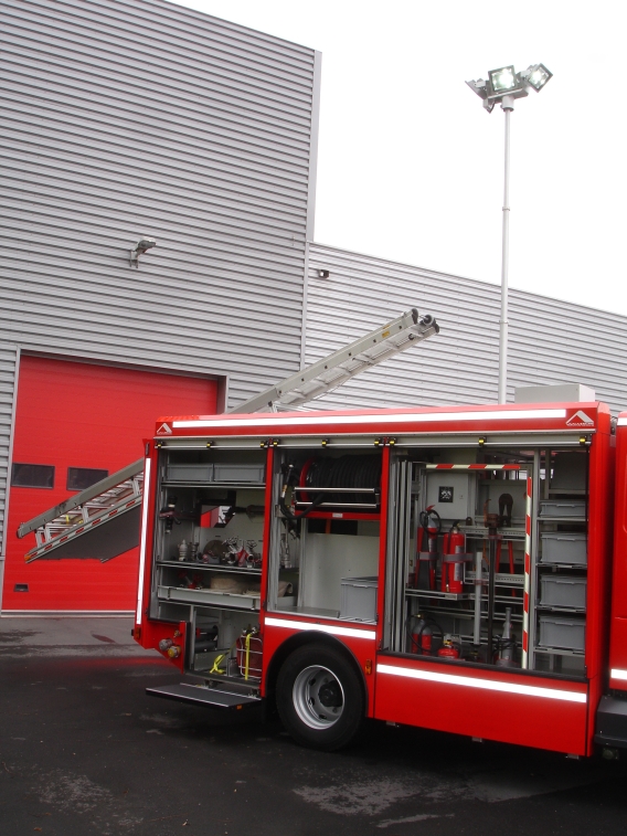 Autopompe multifonctionnelle avec rampe d'arrosage