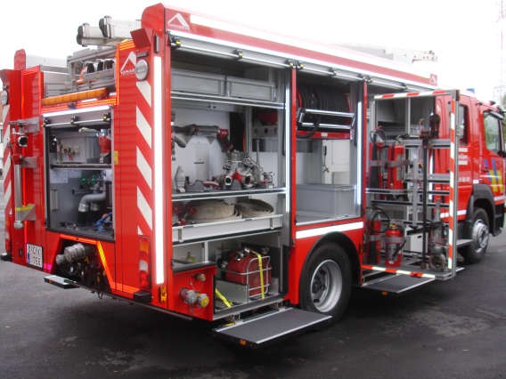 Autopompe multifonctionnelle avec rampe d'arrosage